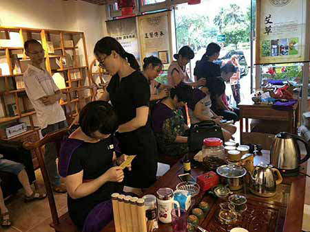 老艾堂加盟店人员爆满